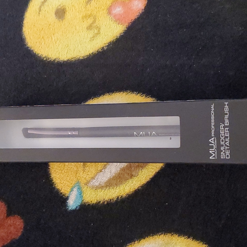 MUA Professional Smudger/Detailer Brush Makeup Brush For Eyes